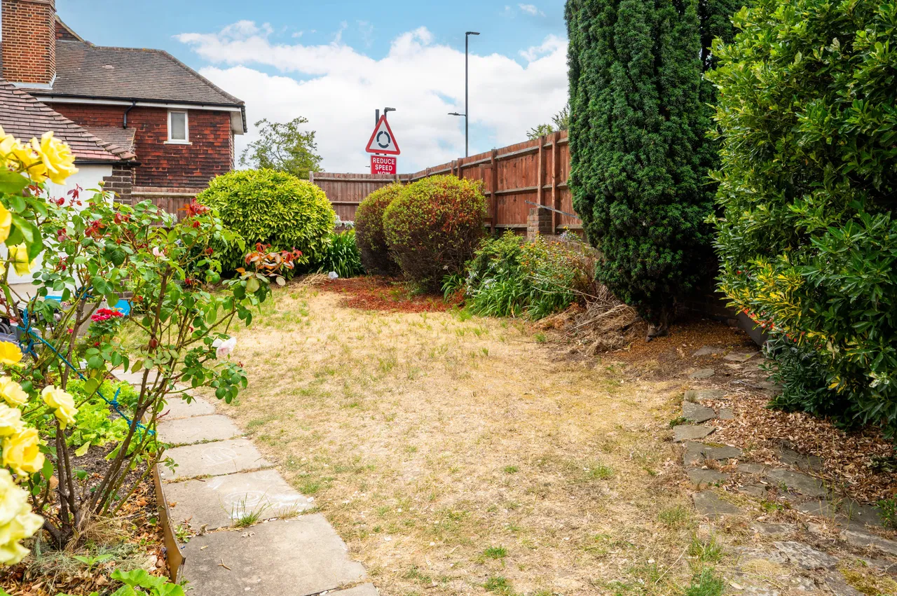 8 Savile Close, New Malden, photo 12