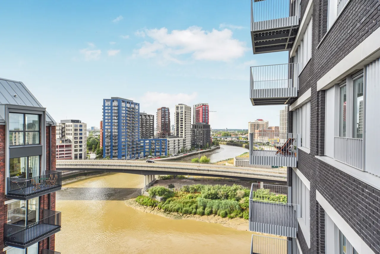 Goodluck Hope Walk, Orchard Place, Poplar, London, E14, photo 13