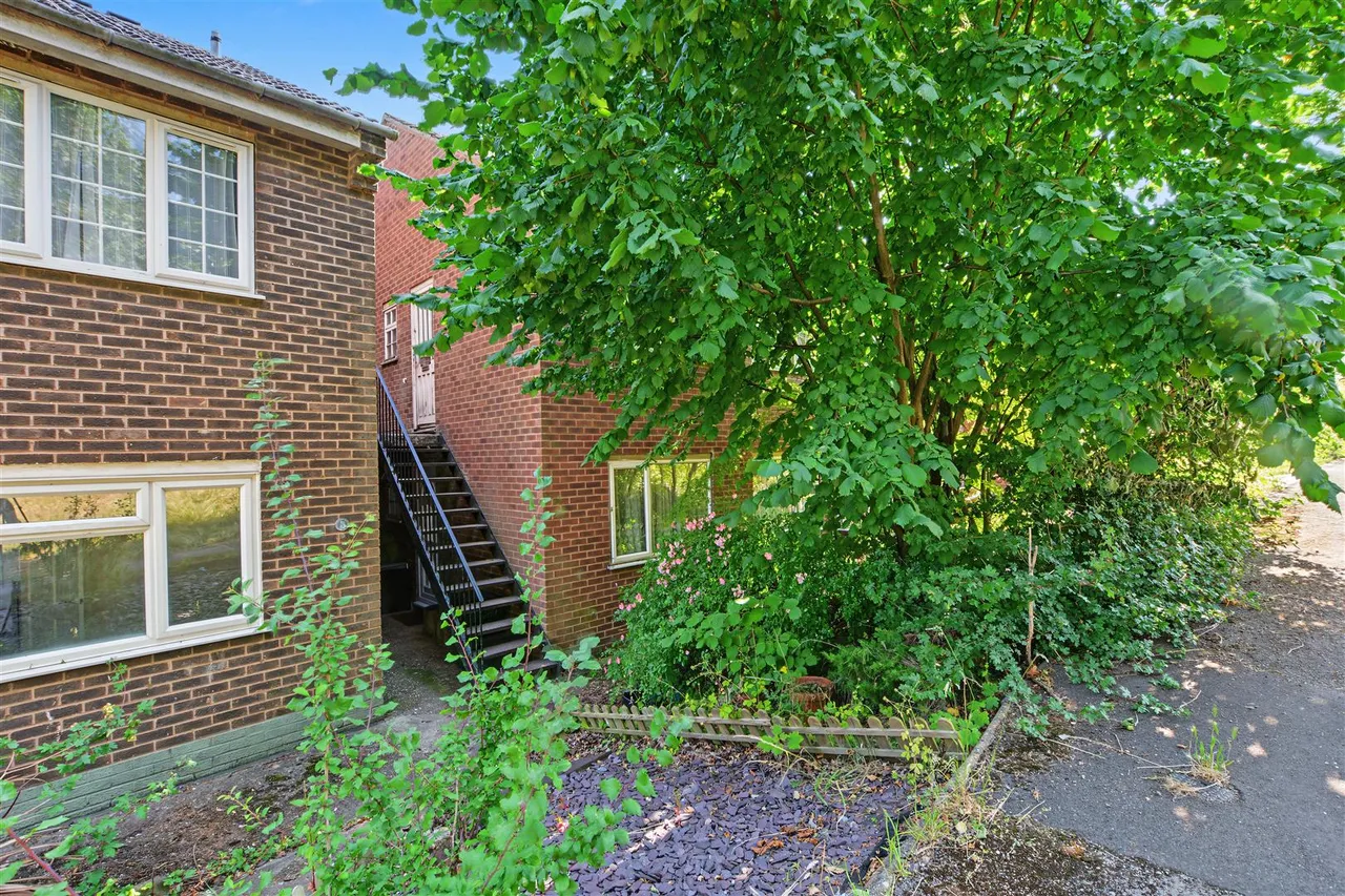2 bed flat for sale, Ferry Lodge, Carlton, NG4