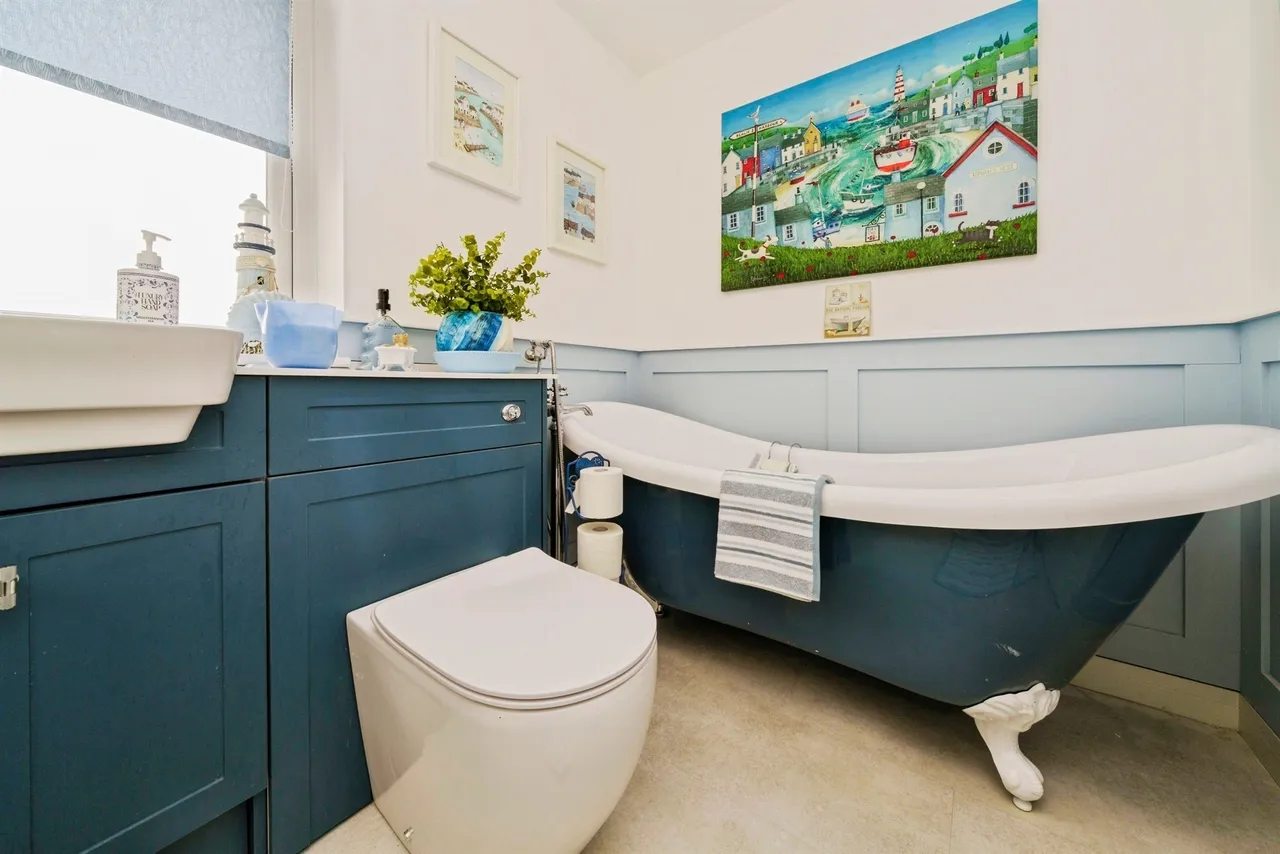 Brookside Crescent, Wirral, photo 7