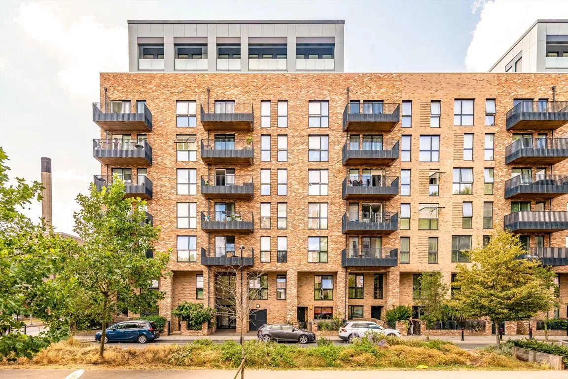 2 bed property for sale, Whelan Road, W3