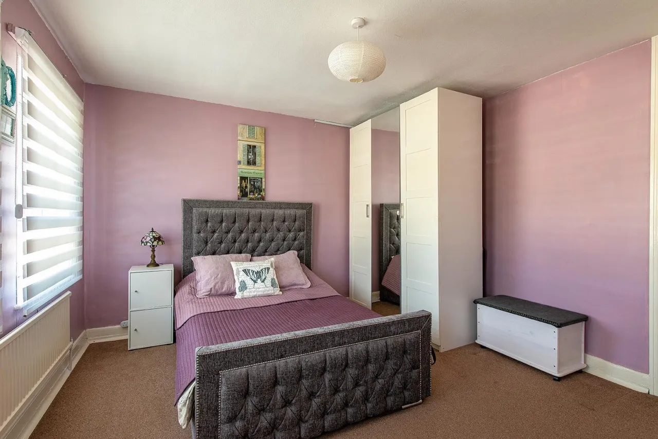Dickens Road, Gravesend, Kent DA12 2JY, photo 9