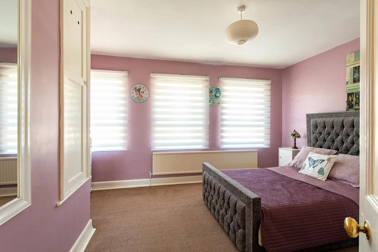 Dickens Road, Gravesend, Kent DA12 2JY, photo 8