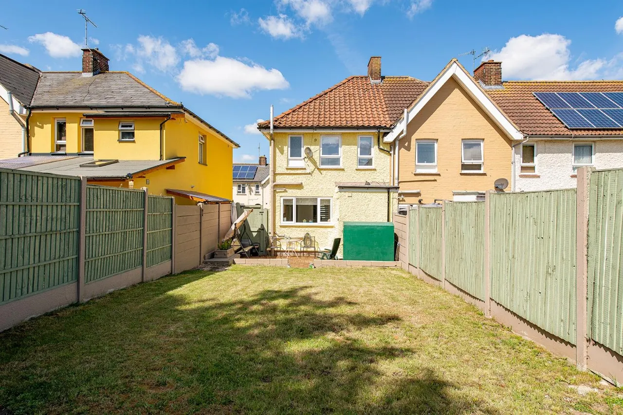 Dickens Road, Gravesend, Kent DA12 2JY, photo 12