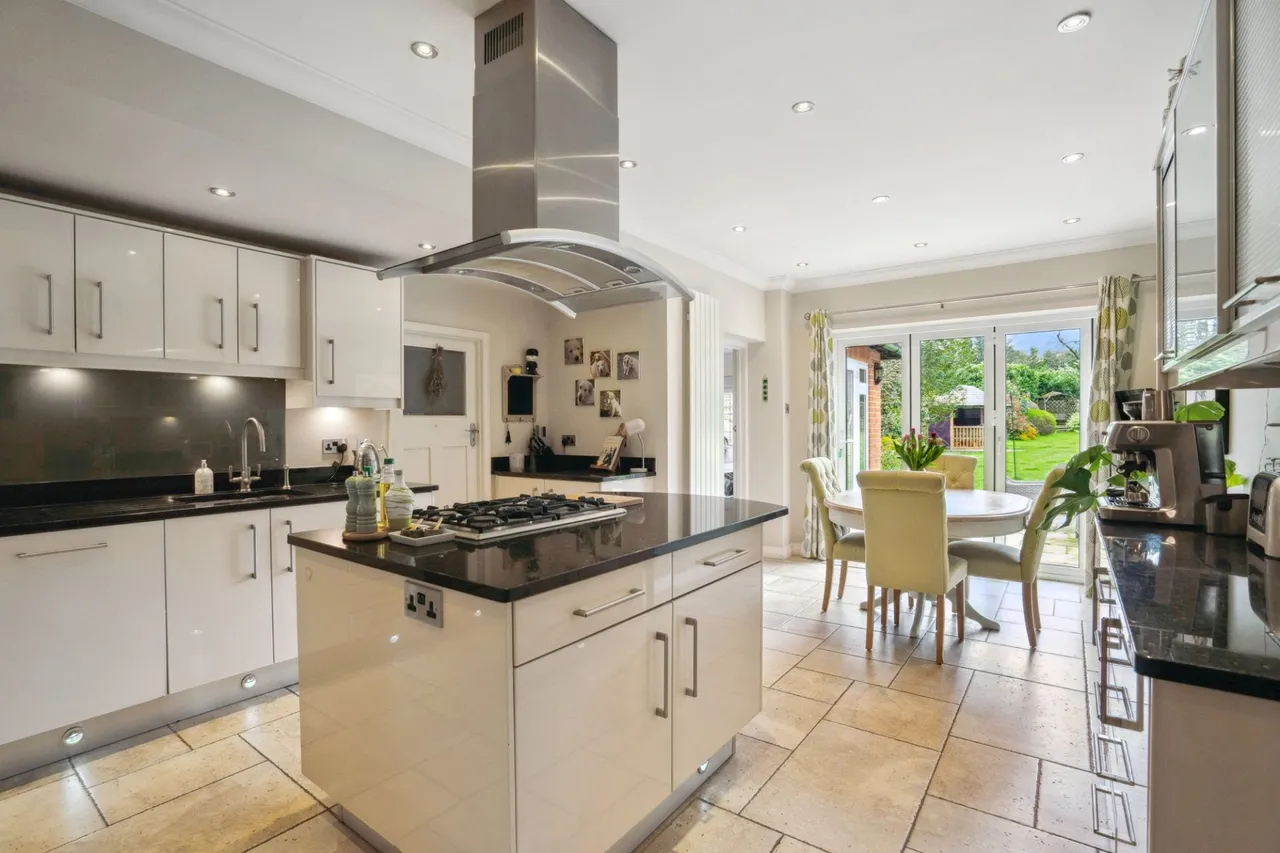 Chiltern Hills Road, Beaconsfield, HP9, photo 3
