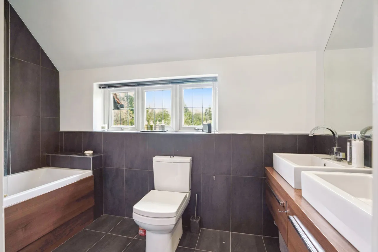 Chiltern Hills Road, Beaconsfield, HP9, photo 11