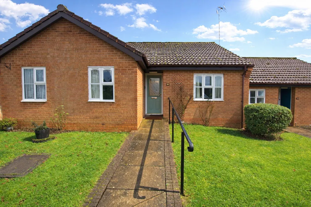 2 bed house for sale, Warwick Way, Ashby-de-la-Zouch