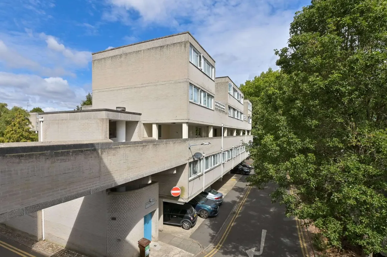 Mountbatten Square, Windsor, Berkshire, SL4 1SX, photo 5
