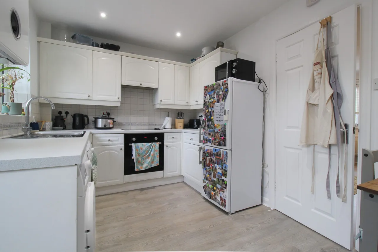 Gondreville Gardens, Church Crookham, Fleet, GU52 6US, photo 4