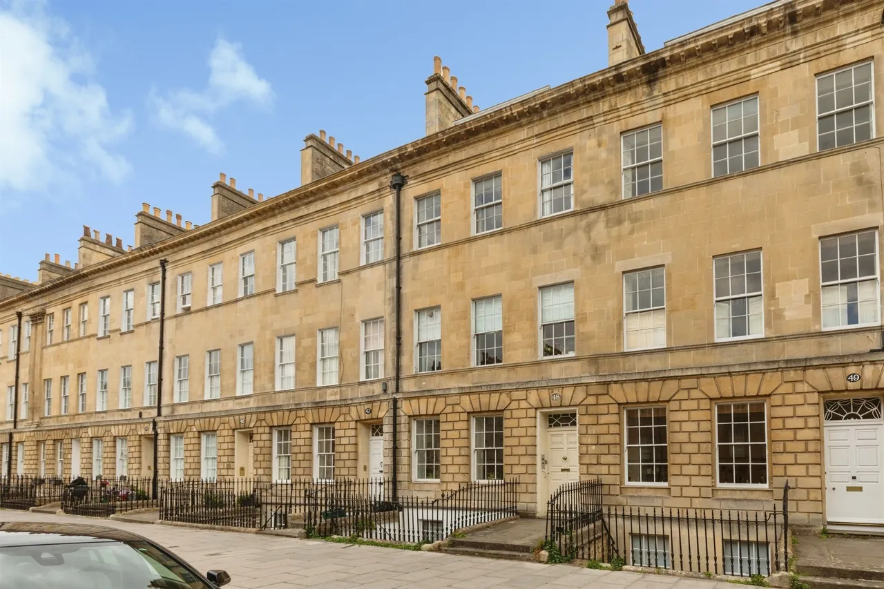 2 bed flat for sale — Great Pulteney Street, Bath