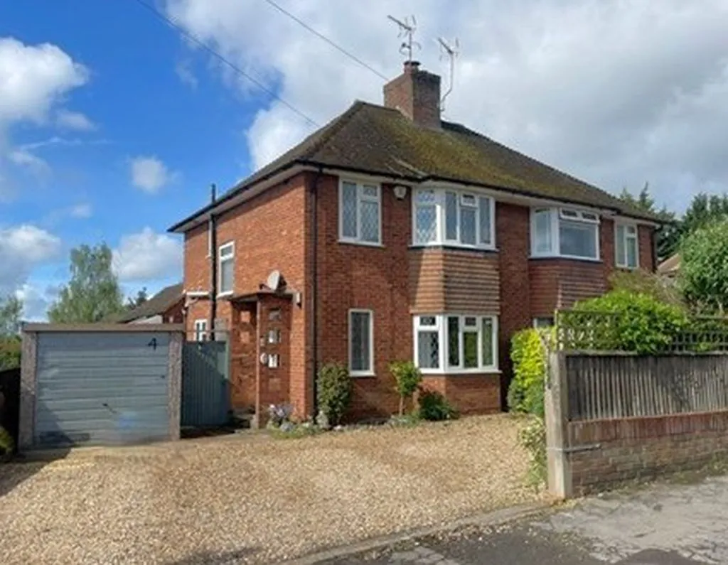 3 bed house for sale — Waborne Road, Bourne End SL8 5LQ