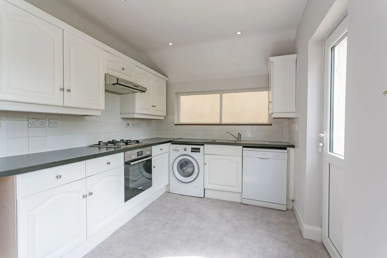 St. Marks Crescent, Maidenhead, Berkshire, photo 8