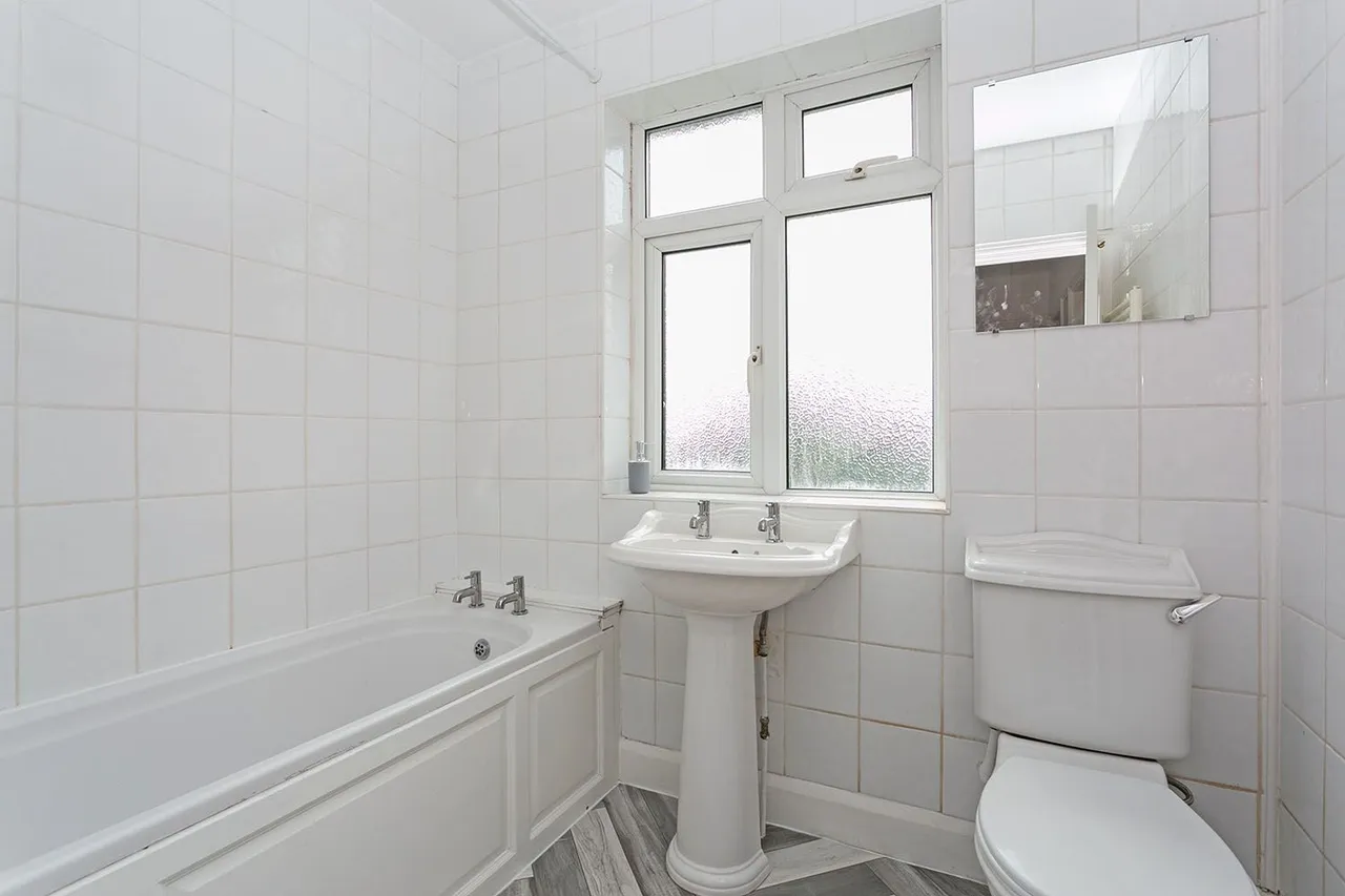 St. Marks Crescent, Maidenhead, Berkshire, photo 17