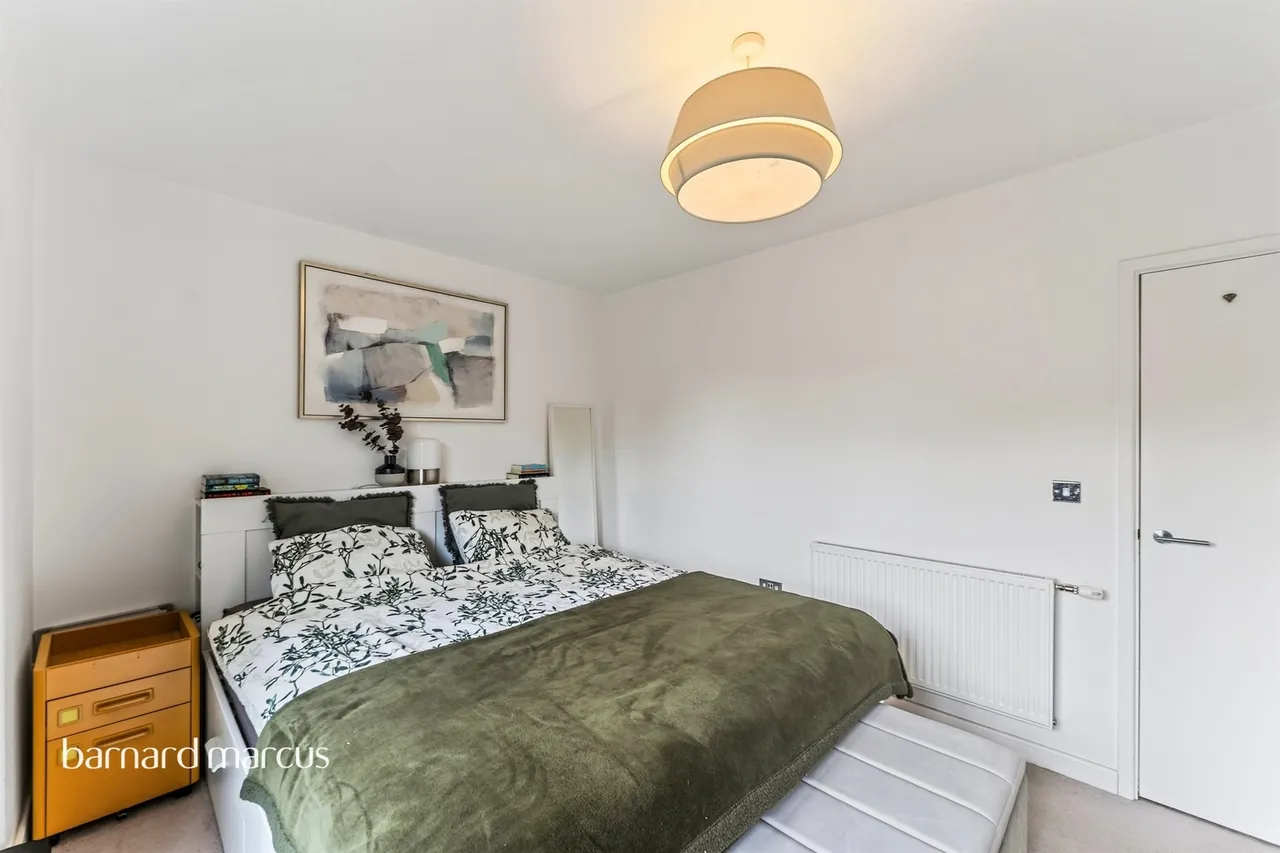 Broadash Close, London, photo 12