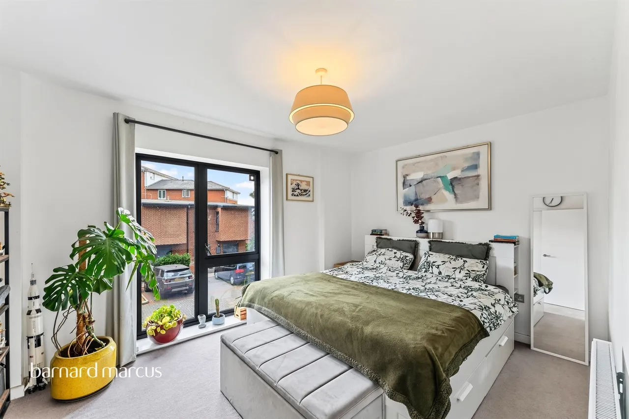 Broadash Close, London, photo 10