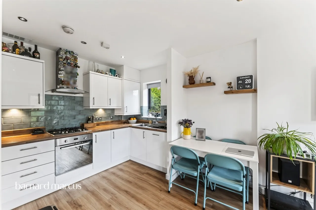 Broadash Close, London, photo 5