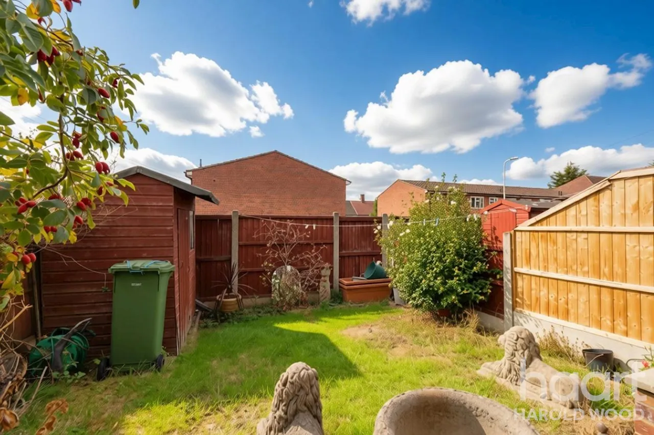 Petersfield Avenue, Harold Hill, RM3, photo 14