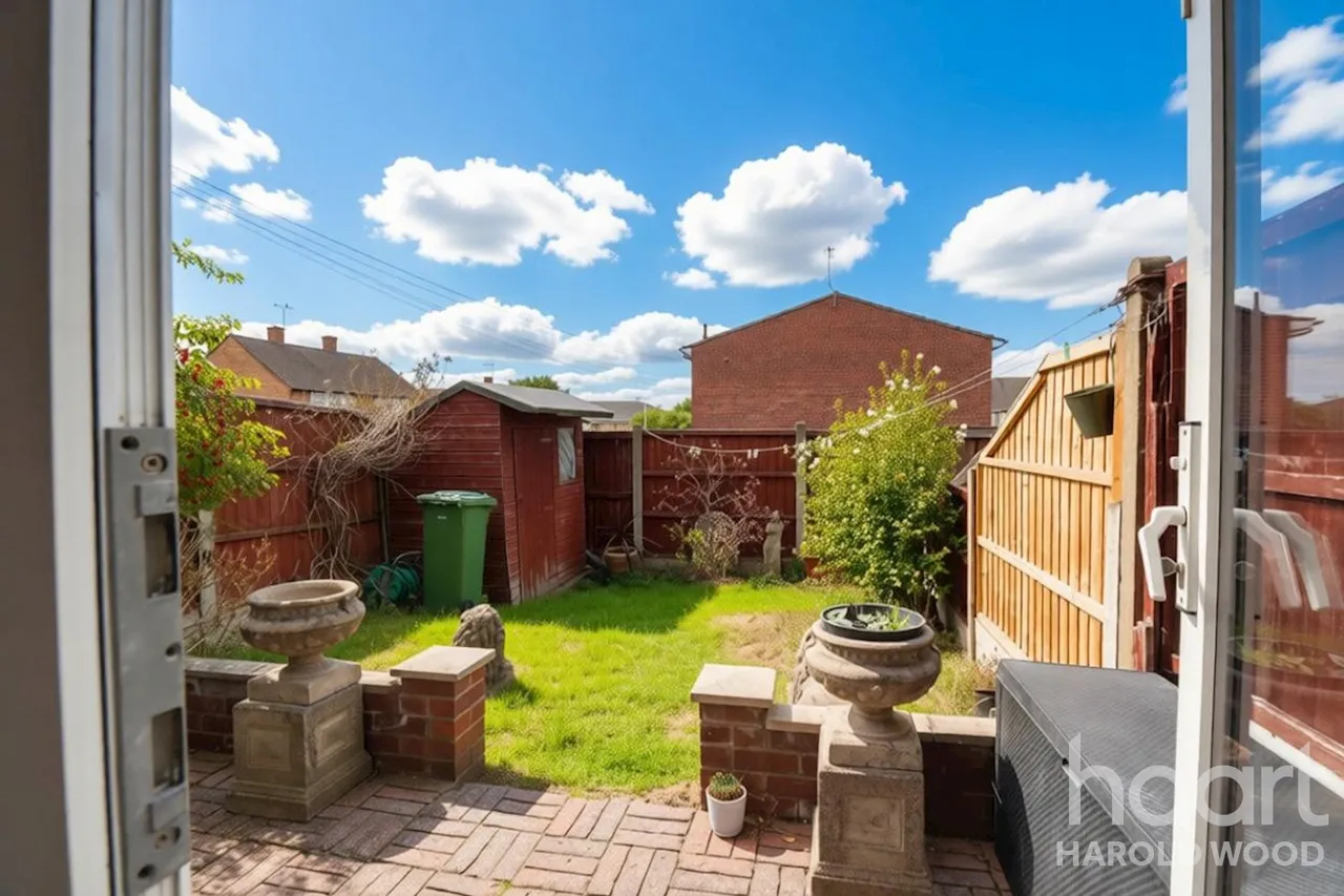 Petersfield Avenue, Harold Hill, RM3, photo 13