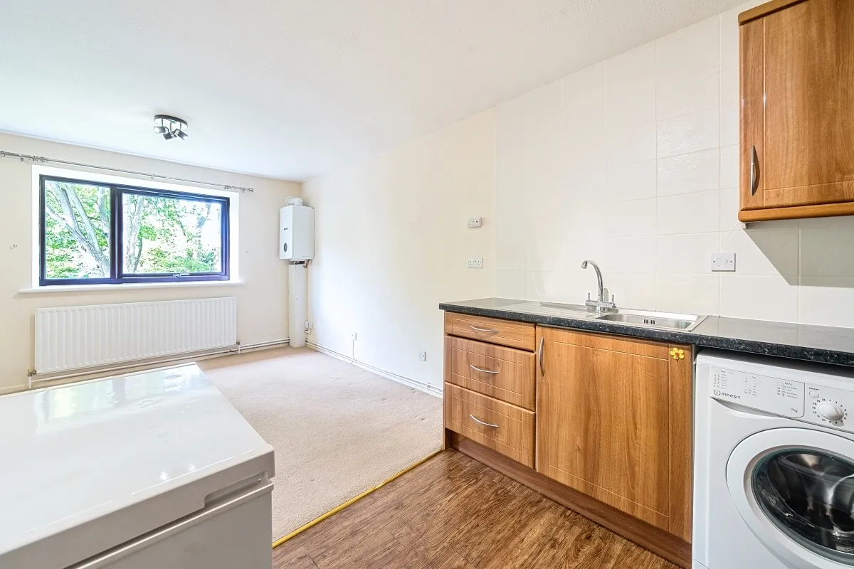 Clarendon Road, AL5, photo 12