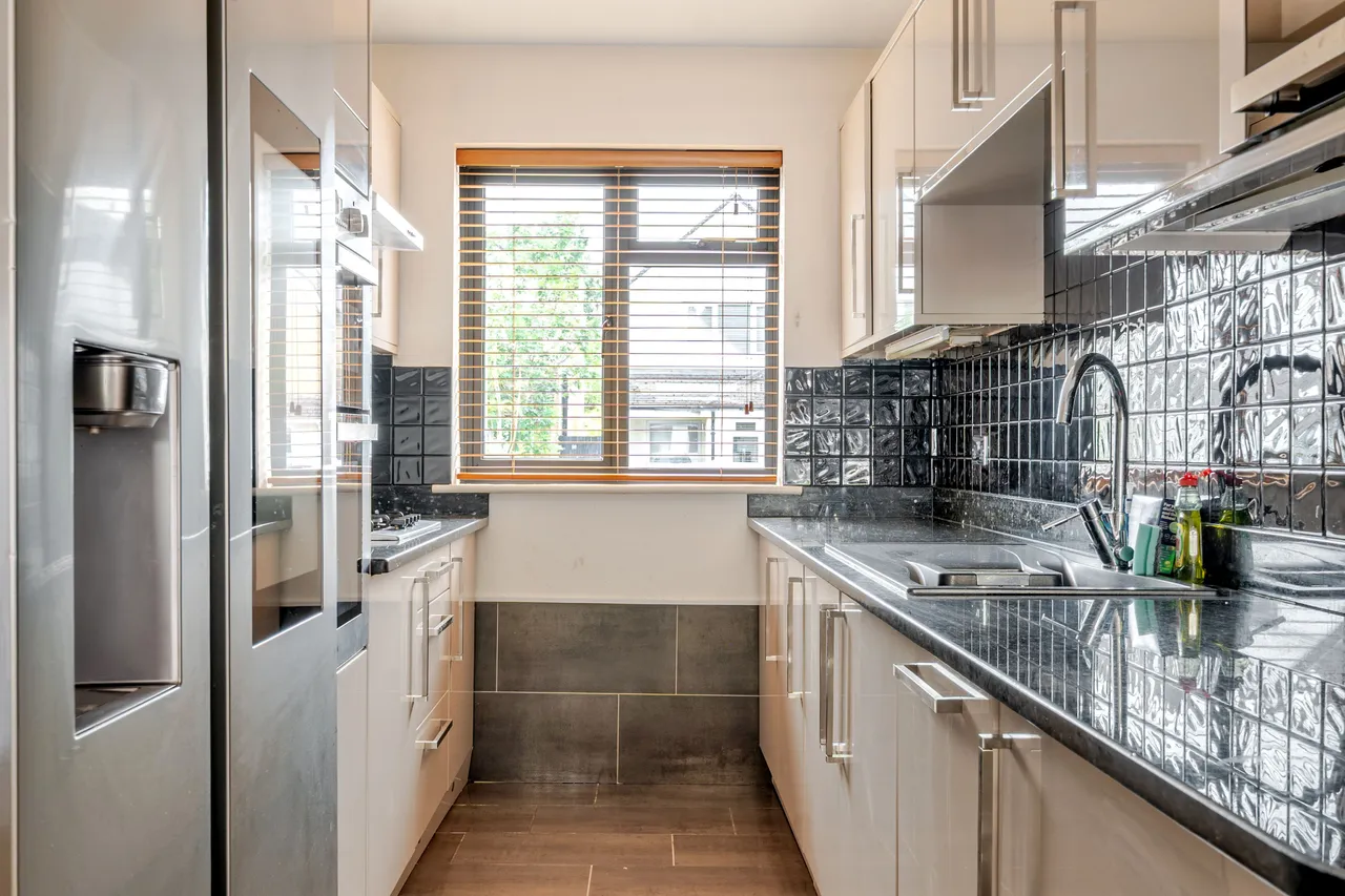Bourneside Road, Addlestone, KT15, photo 3