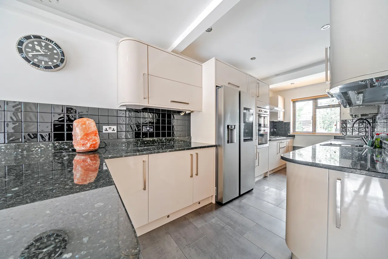 Bourneside Road, Addlestone, KT15, photo 4