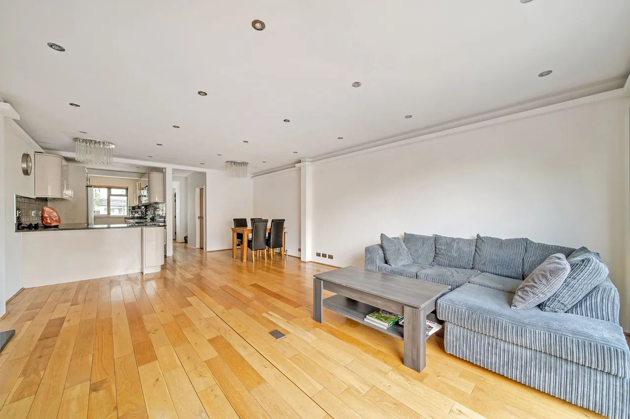Bourneside Road, Addlestone, KT15, photo 2