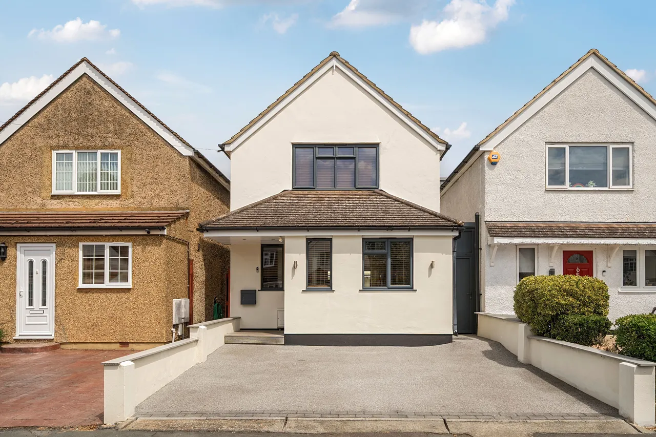 3 bed house for sale, Bourneside Road, Addlestone, KT15