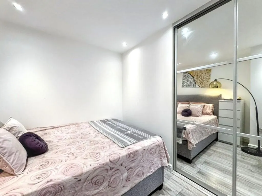 Charcot Road, London, photo 6