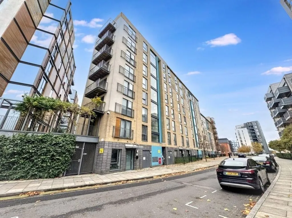 Charcot Road, London, photo 9