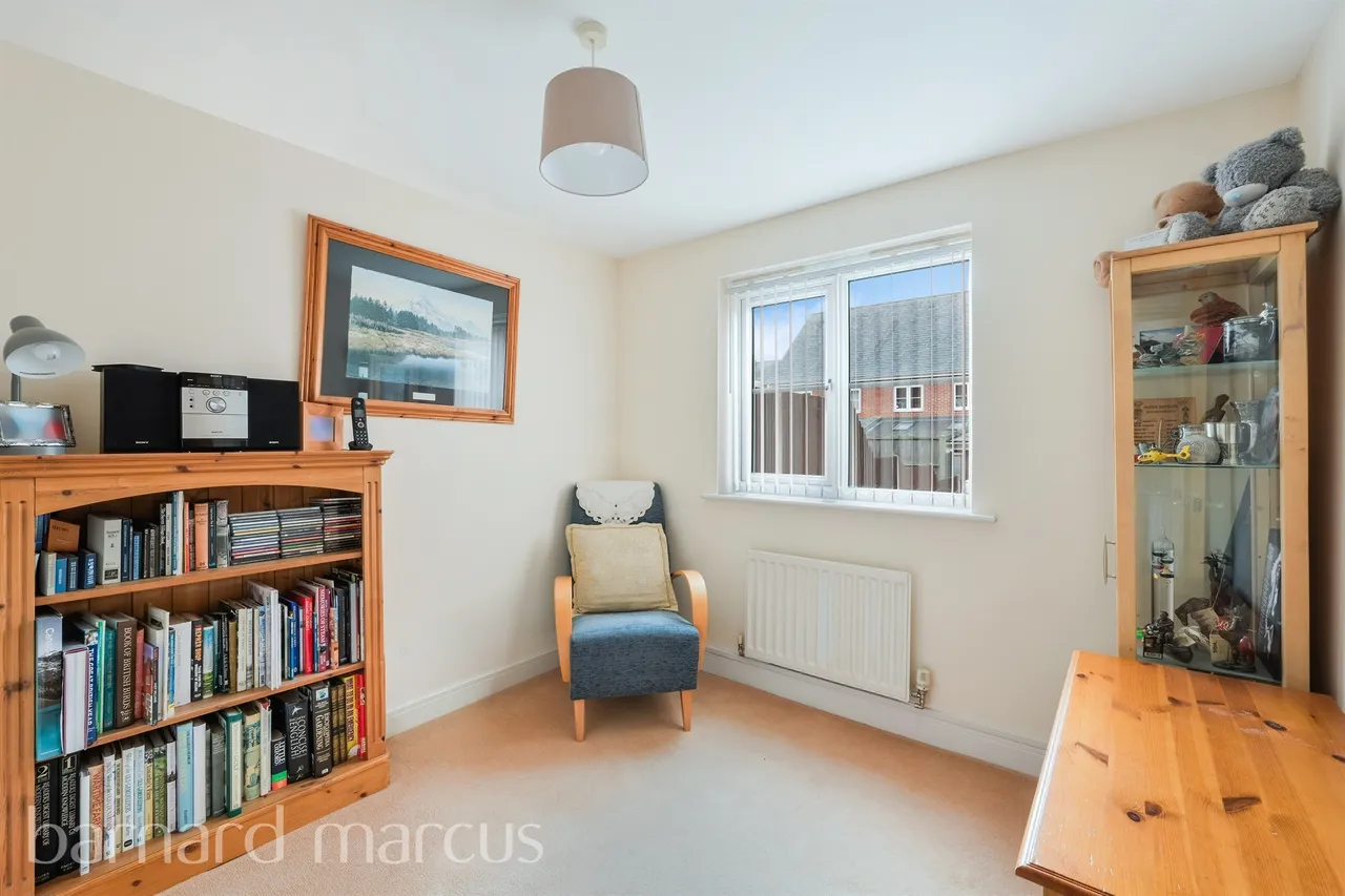 St. Annes Drive North, Redhill, RH1, photo 9