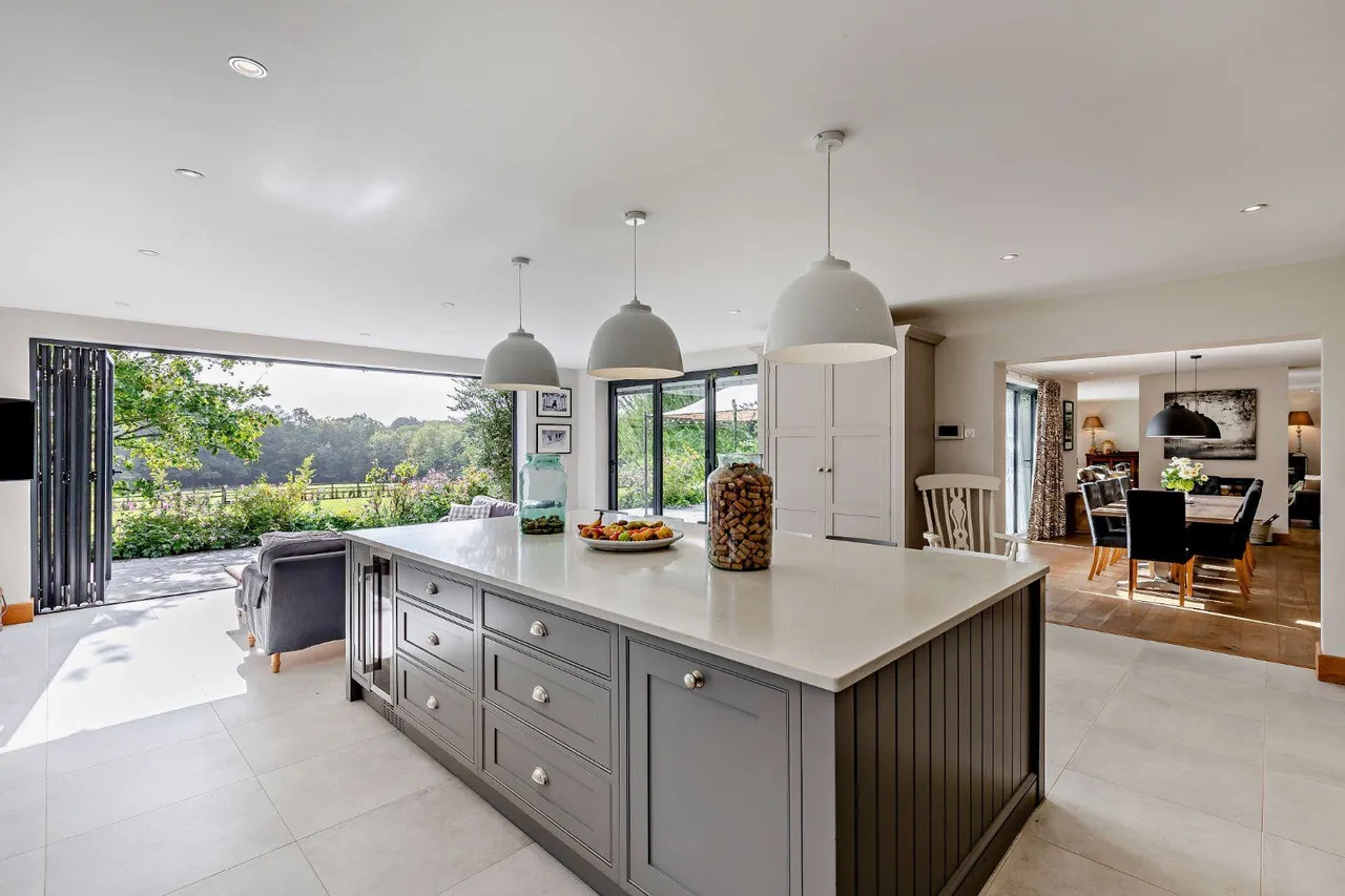 The Haven, Billingshurst, West Sussex, RH14 9BE, photo 2