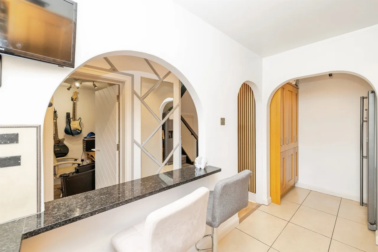 Grove Hall Road, Bushey, photo 8