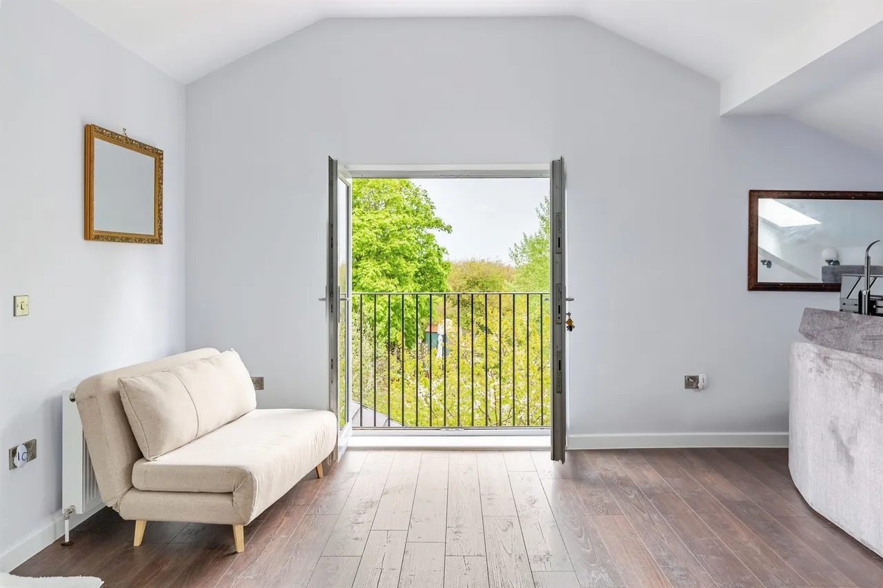 Barton Road, Barton Seagrave, Kettering, photo 10