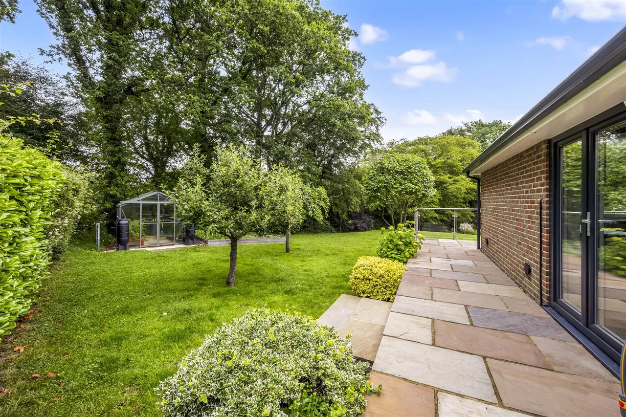 Greenfield Road, Burwash, TN19 7BX, photo 32