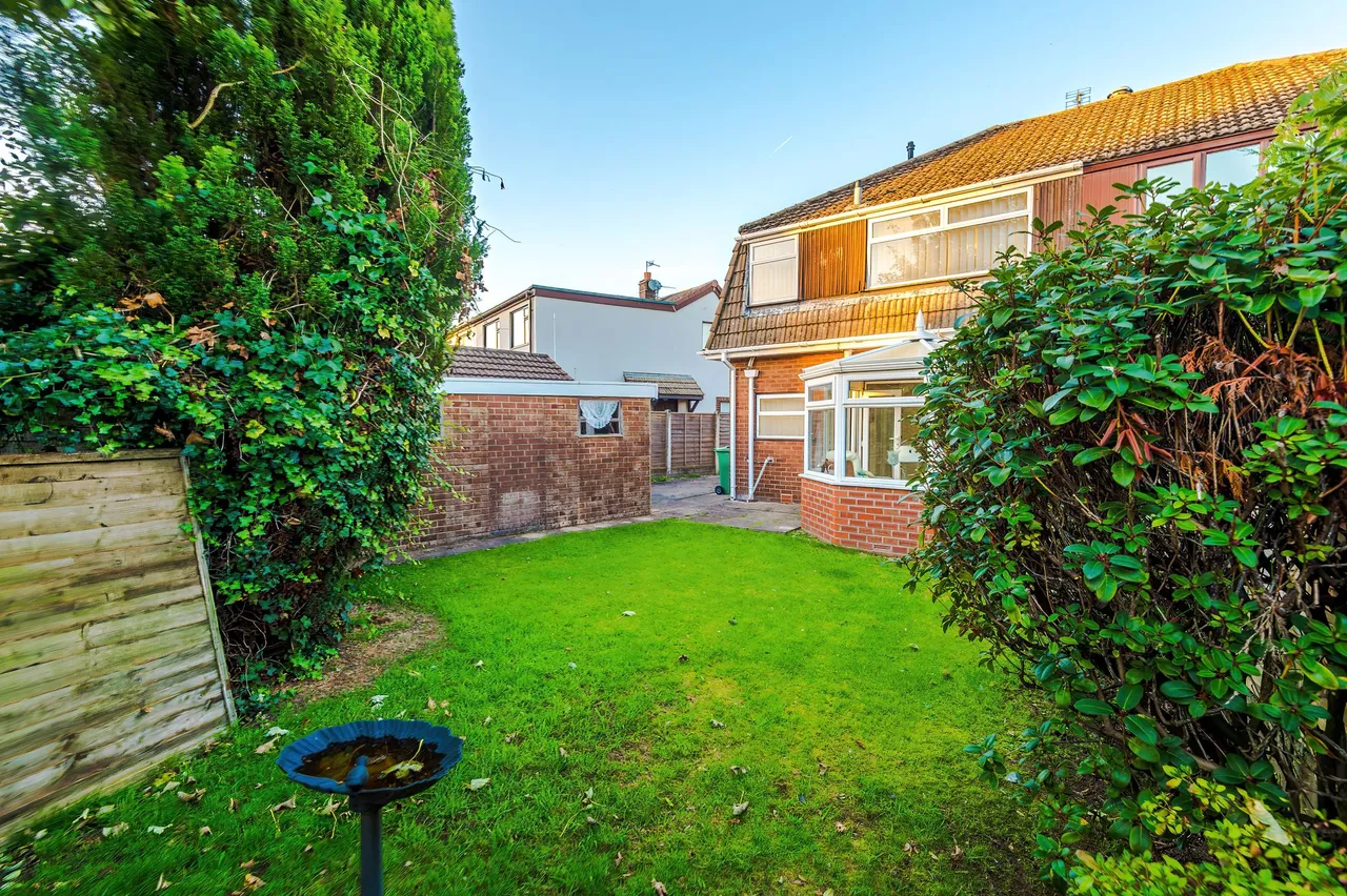 Kinross Avenue, Ashton-In-Makerfield, WN4, photo 27