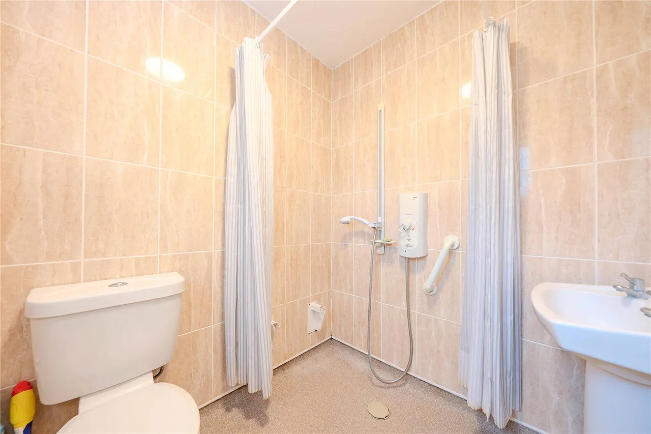 Eaton Hill, Leeds, LS16, photo 6