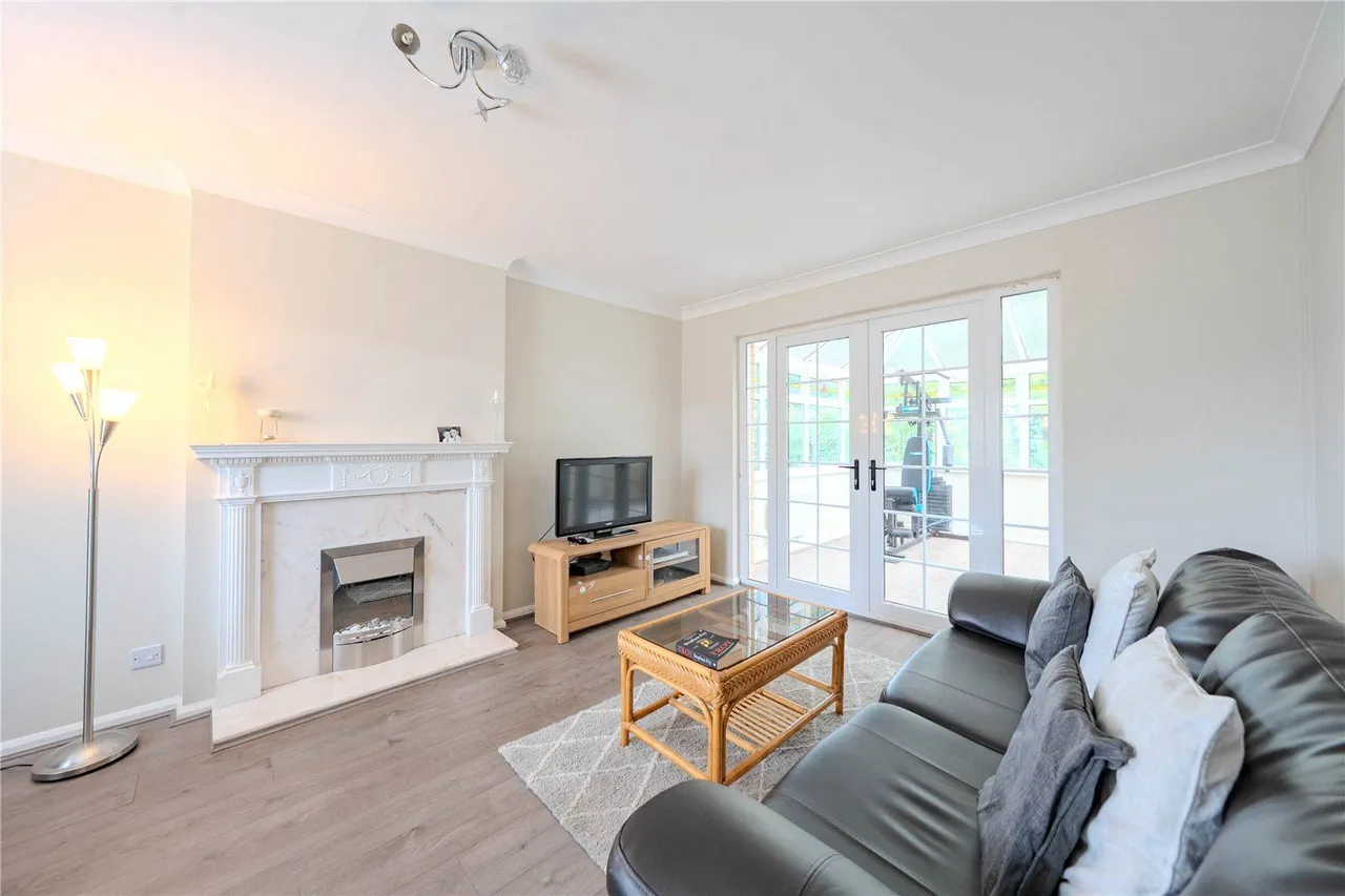 Eaton Hill, Leeds, LS16, photo 3