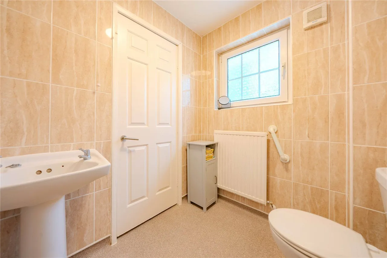 Eaton Hill, Leeds, LS16, photo 7