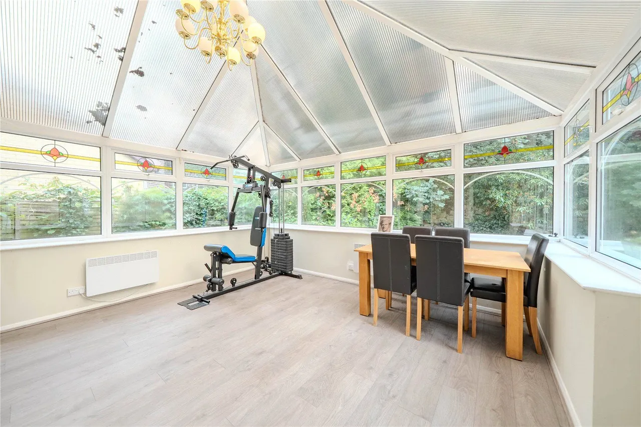 Eaton Hill, Leeds, LS16, photo 11