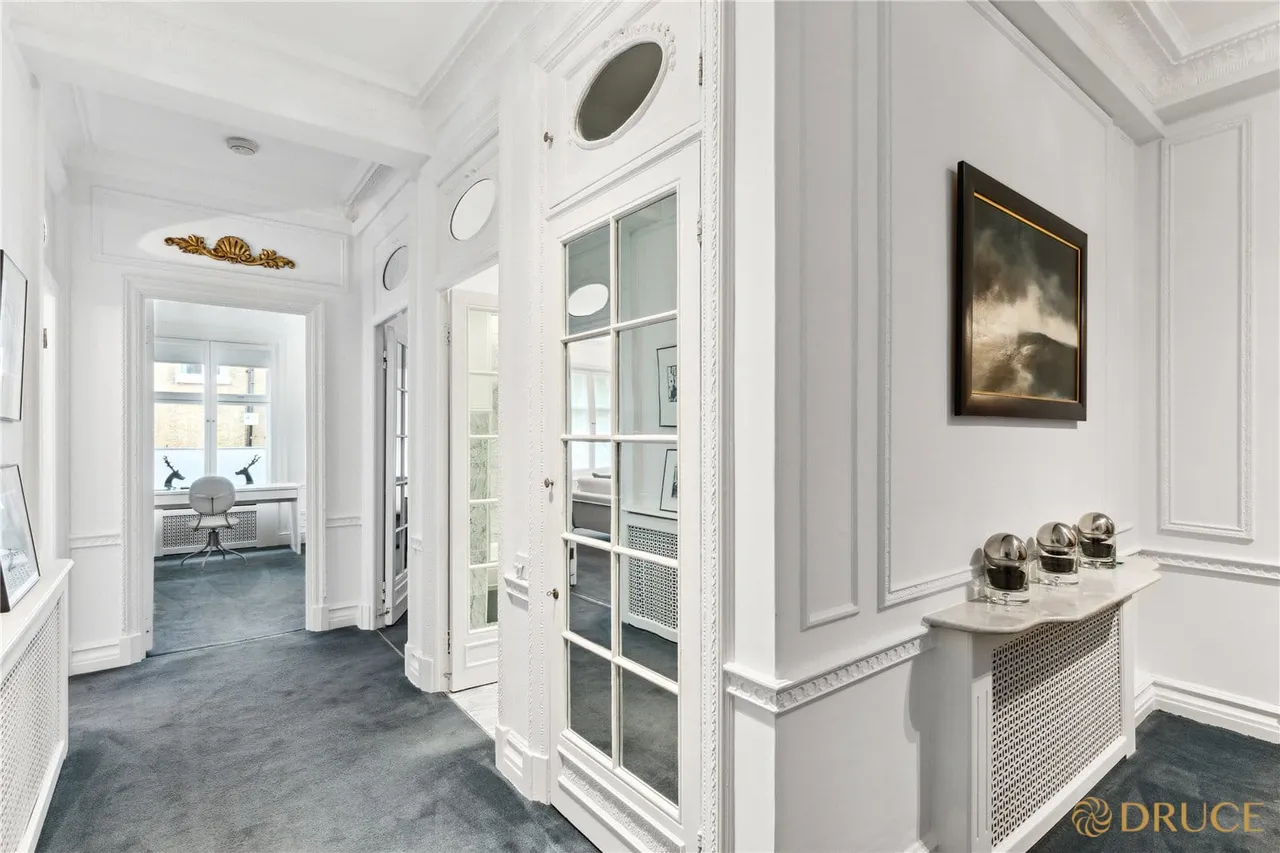 Mansfield Street, London, W1G, photo 2