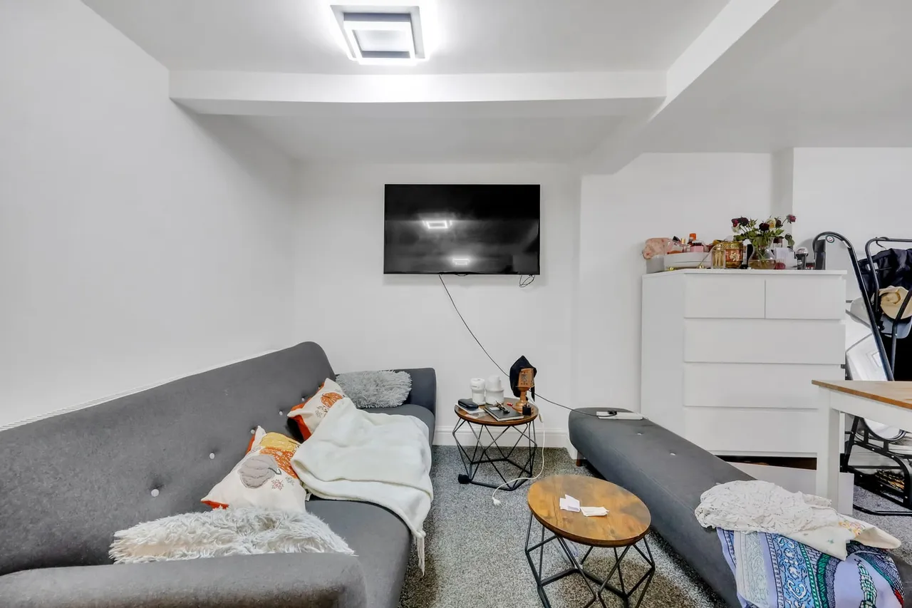 Flat F 3 Ambleside Avenue, Lambeth, London, SW16 6AD, photo 2