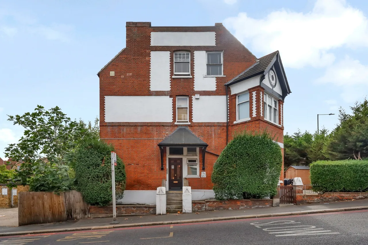 1 bed property for sale — Flat F 3 Ambleside Avenue, Lambeth, London, SW16 6AD