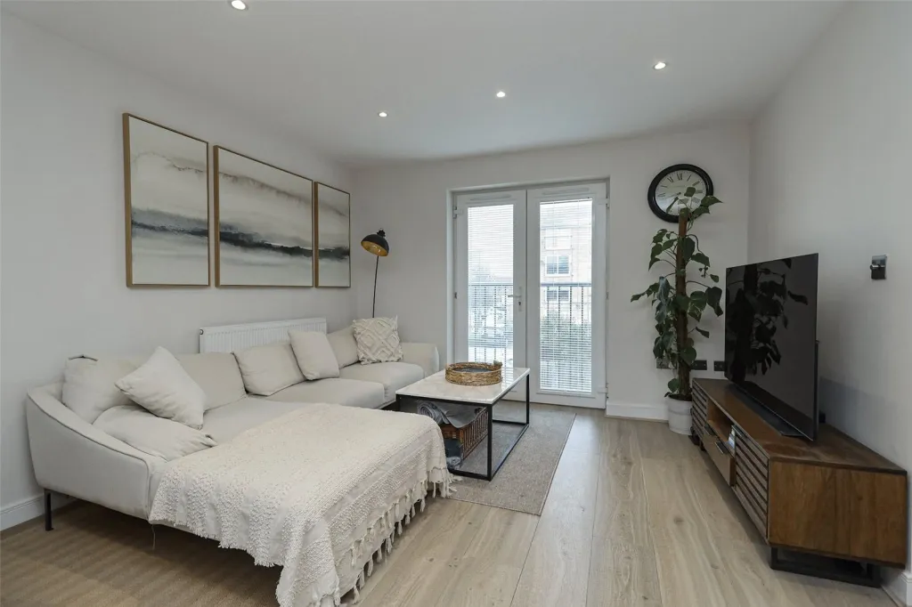 Pettacre Close, Woolwich, SE28, photo 8