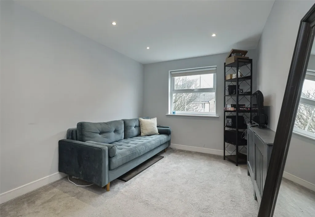 Pettacre Close, Woolwich, SE28, photo 6