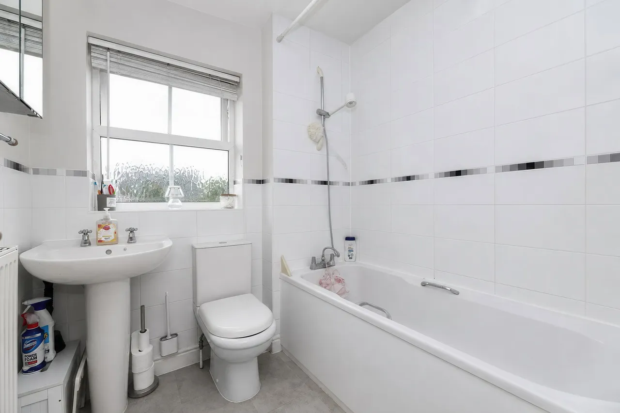 Headlands, Fenstanton, PE28, photo 8