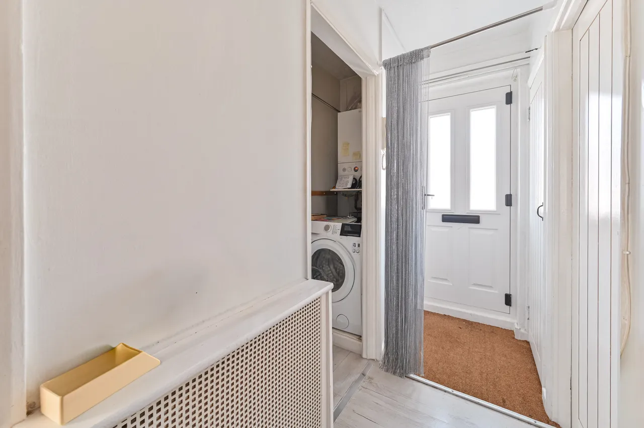 Flat 10, Lakeview Court, 5 Handsworth Avenue, London, photo 7