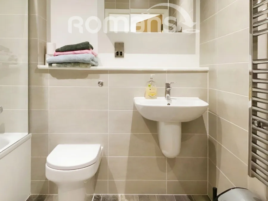 Farnborough Road, Farnborough, GU14, photo 7
