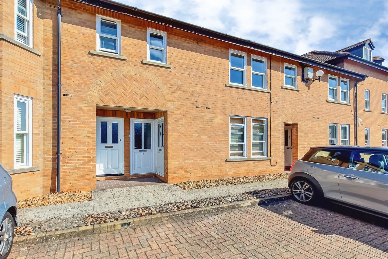 2 bed flat for sale — The Croft, Stamford