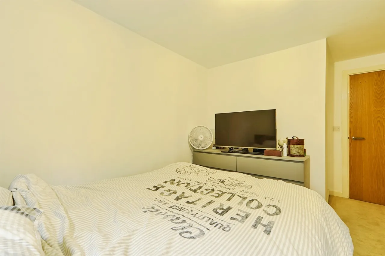 Meadow Road, Apperley Bridge, Bradford, photo 7