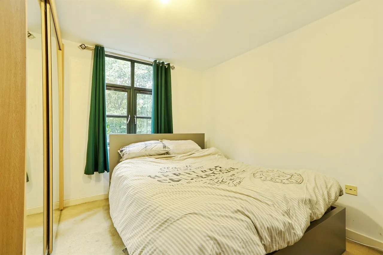 Meadow Road, Apperley Bridge, Bradford, photo 6